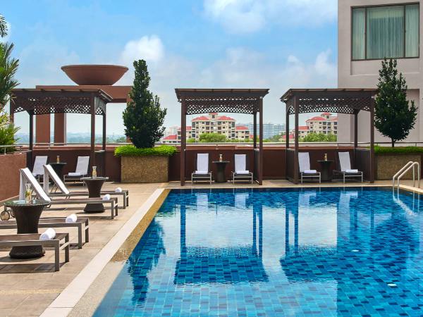 Renaissance Johor Bahru Hotel Swimming Pool